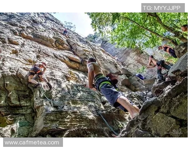 广州攀岩队在极限运动会中以61分稳居积分榜首位