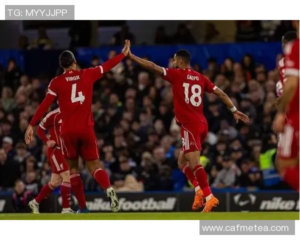 利物浦与巴萨最新比分揭晓精彩对决引发球迷热议