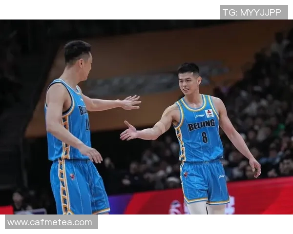 方硕的篮球之路：从青涩少年到职业赛场的闪耀明星