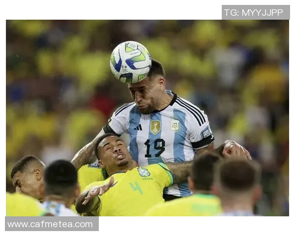 瓜达拉与黑美洲的激烈对决展现足球魅力与球队精神的巅峰较量 瓜达拉与黑美洲的激烈对决展现足球魅力与球队精神的巅峰较量